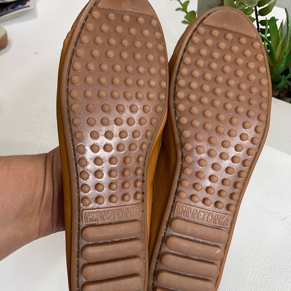 Minnetonka Women's Tan Leather Loafers - Picture 3 of 4